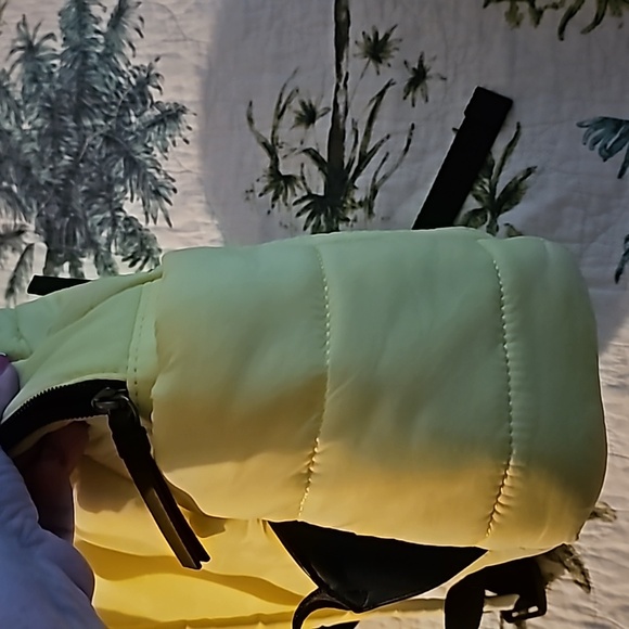 Backpack - Picture 5 of 6